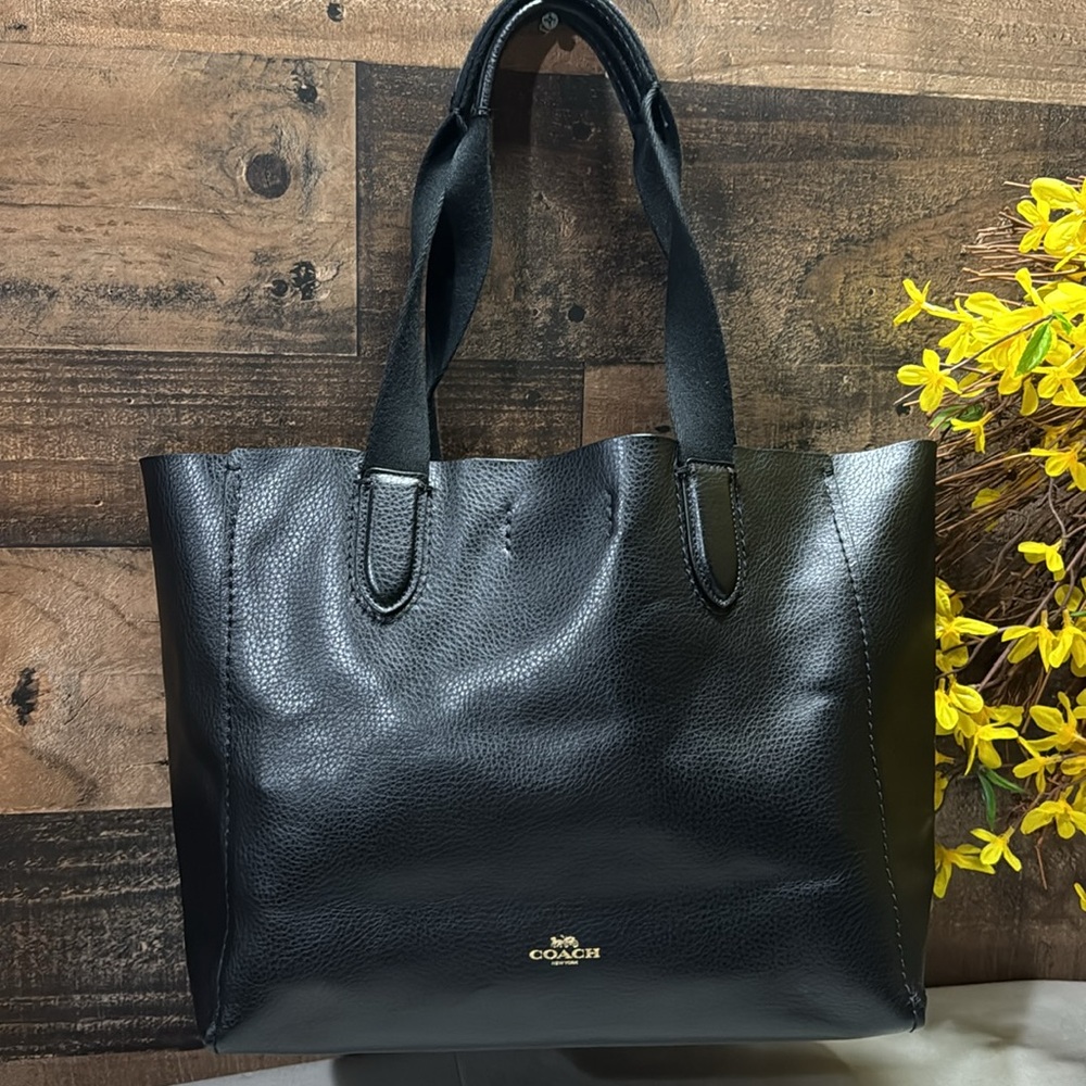Coach Black Pebbled Leather Magnet Close Large Derby Tote Shoulder Bag Purse